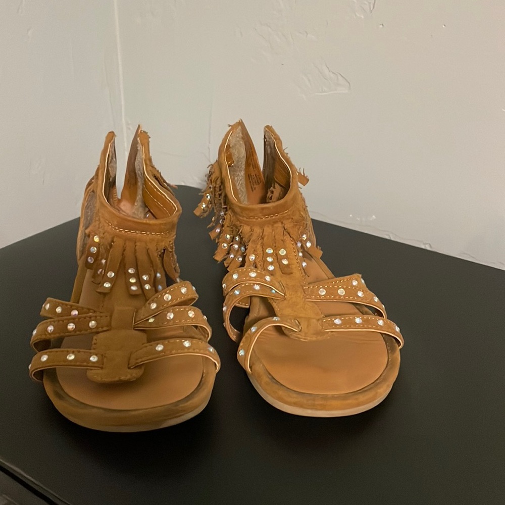 Piper brand girls sandals size 13